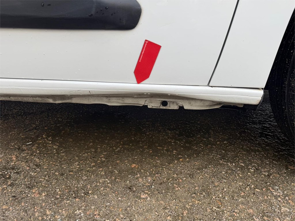 Foto 32 OPEL-COMBO M CARGO MT5 S&S 93LTR