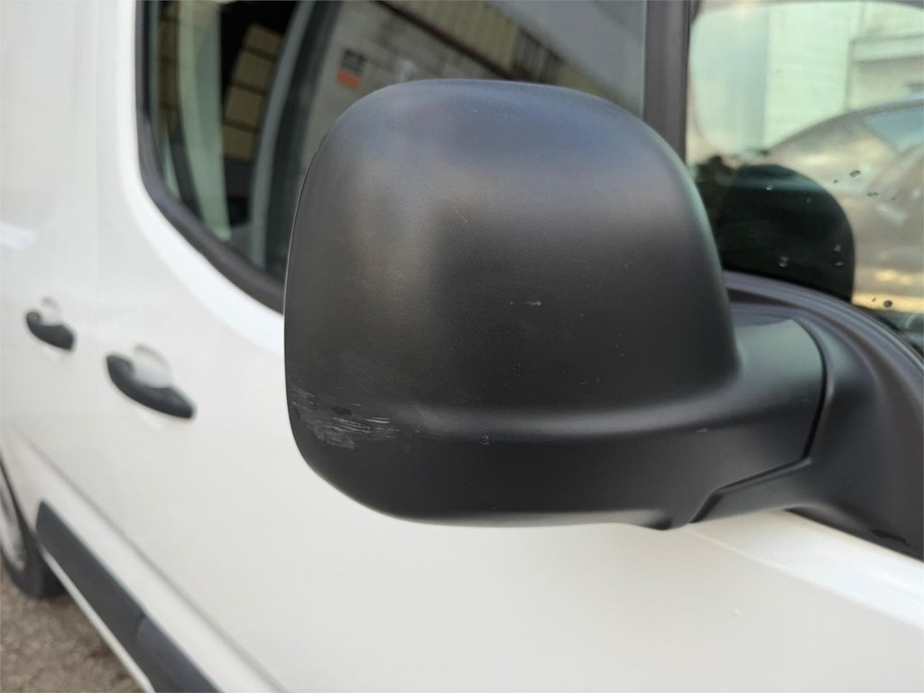 Foto 33 OPEL-COMBO M CARGO MT5 S&S 93LTR