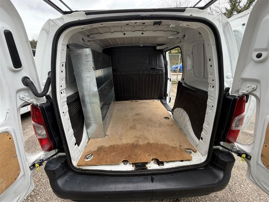 Foto 33 OPEL-COMBO VAN M 23LSW