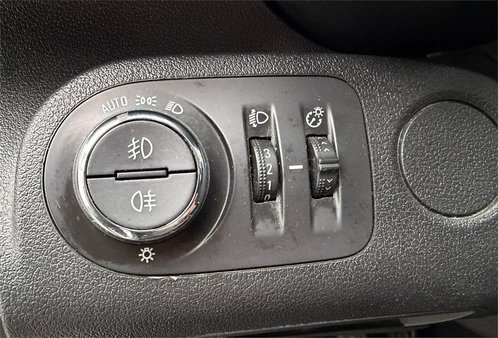 Foto 11 OPEL-COMBO VAN M MT5 23LSW