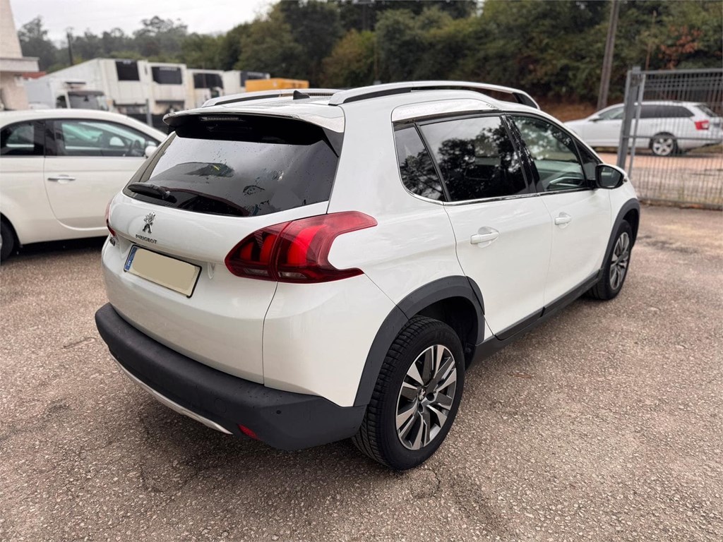 Foto 4 PEUGEOT-2008 ALLURE BLUEHDI S&S 