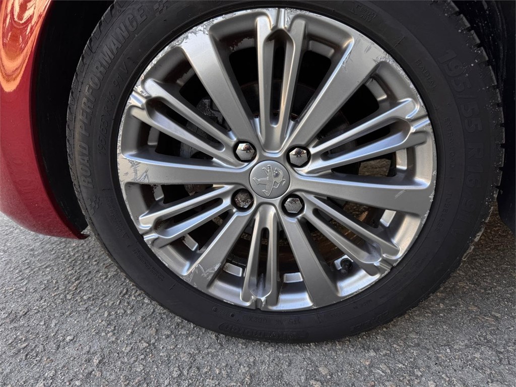 Foto 19 PEUGEOT-208 STYLE KMF