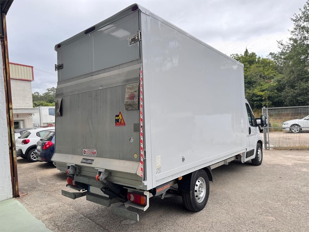 Foto 4 PEUGEOT-BOXER CAJA 335  ELEVADOR 18M