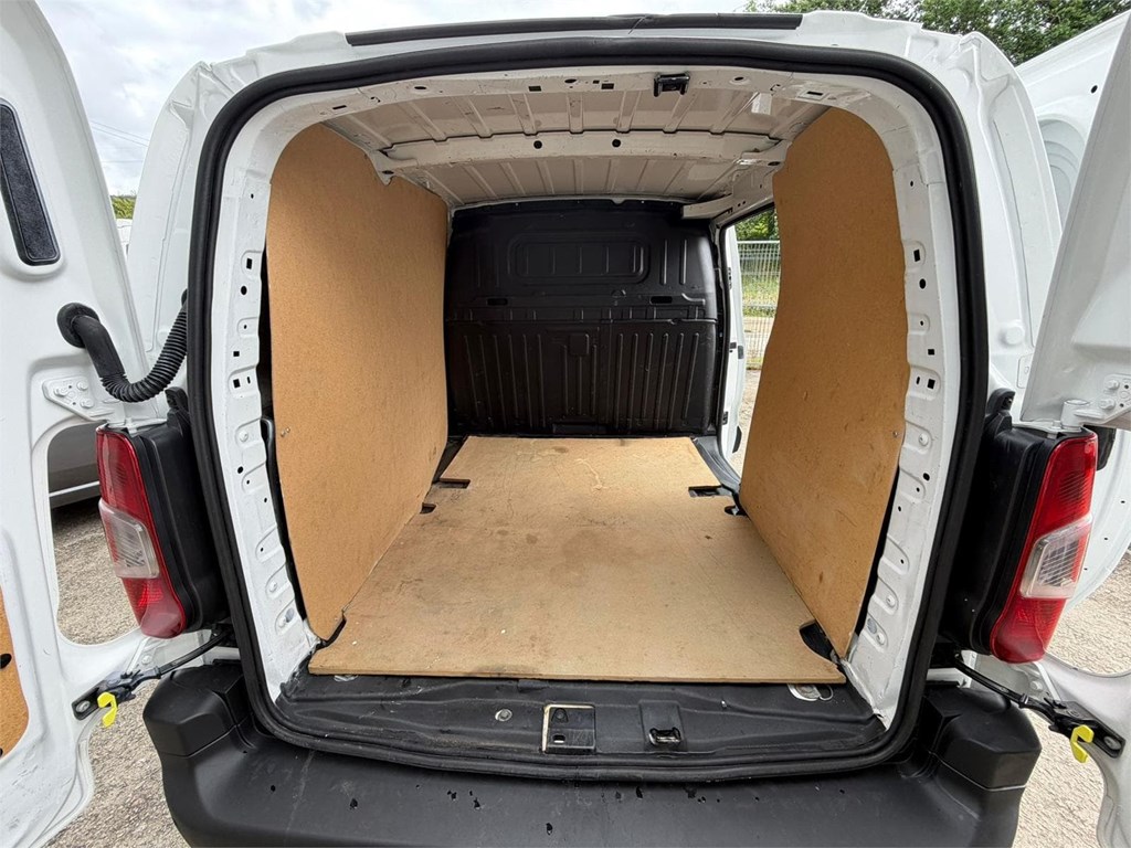 Foto 23 PEUGEOT-PARTNER M PREMIUM 44LTX