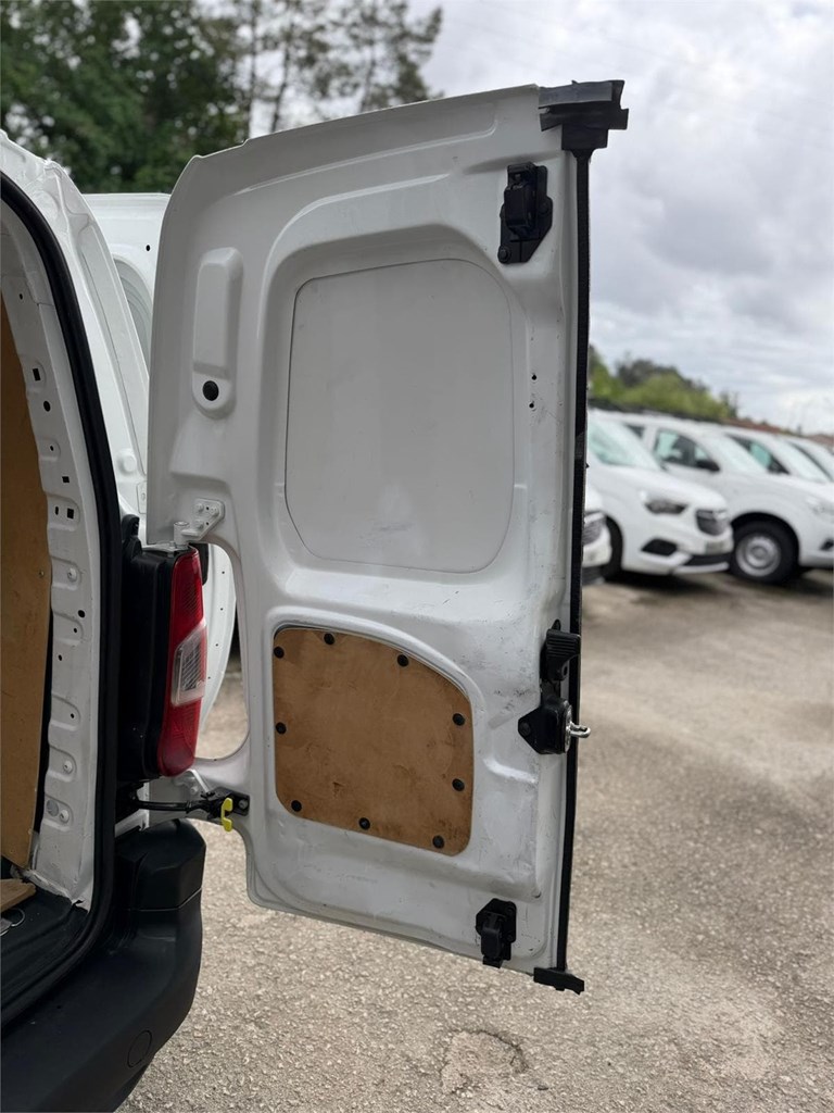 Foto 24 PEUGEOT-PARTNER M PREMIUM 44LTX