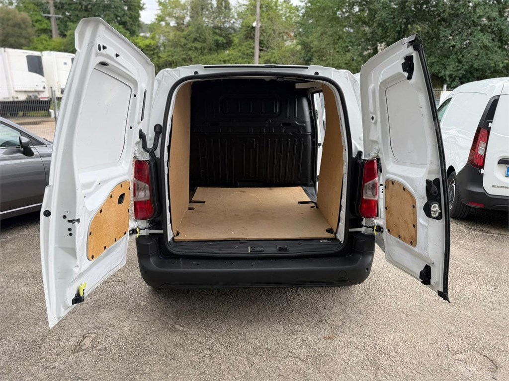 Foto 6 PEUGEOT-PARTNER M PREMIUM 44LTX