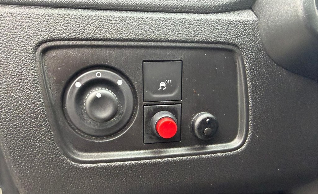 Foto 10 RENAULT-EXPRESS FURGÓN TALLER 4LYV