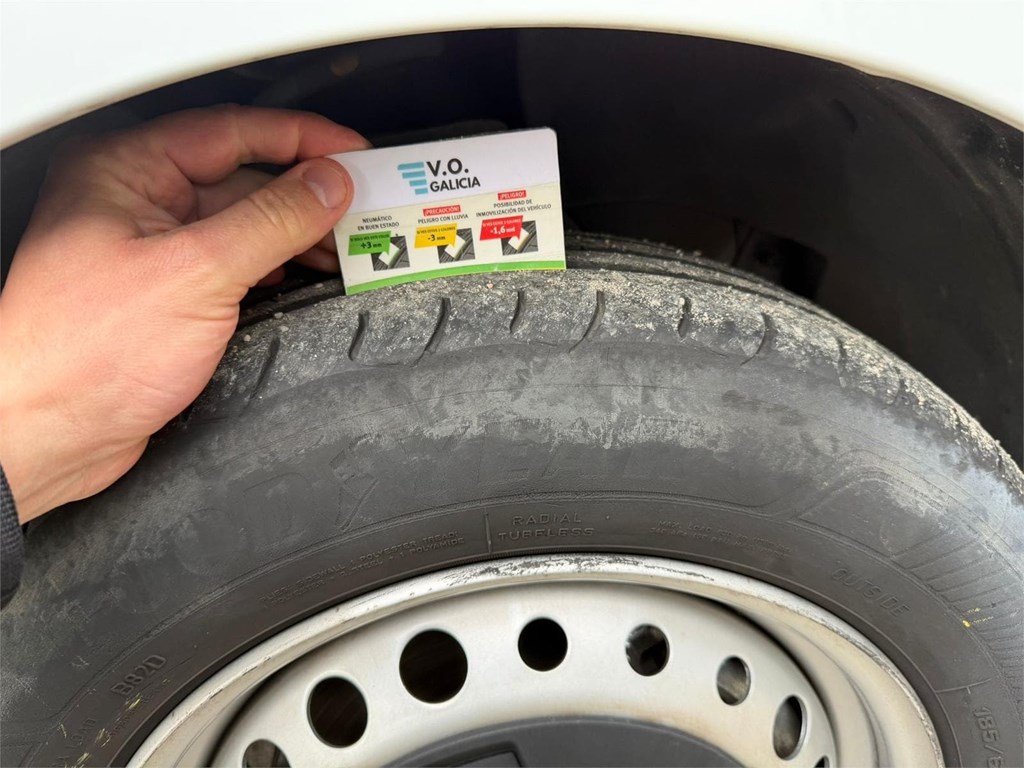 Foto 20 RENAULT-EXPRESS FURGÓN TALLER 4LYV