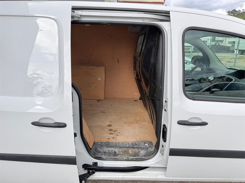 Foto 6 RENAULT-KANGOO FURGÓN CERRADO  03LMN