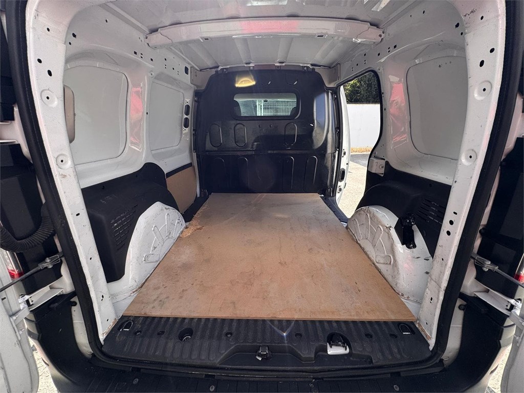 Foto 16 RENAULT-KANGOO FURGÓN CERRADO 3LNX