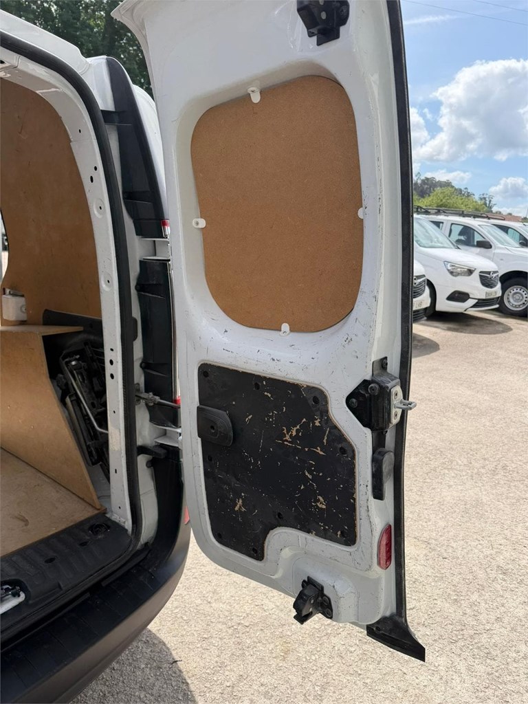 Foto 21 RENAULT-KANGOO FURGÓN CERRADO 73LRD