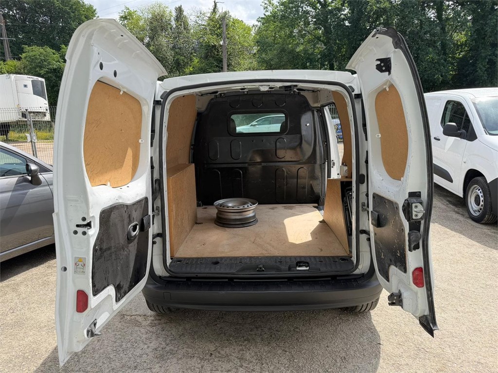 Foto 5 RENAULT-KANGOO FURGÓN CERRADO 73LRD