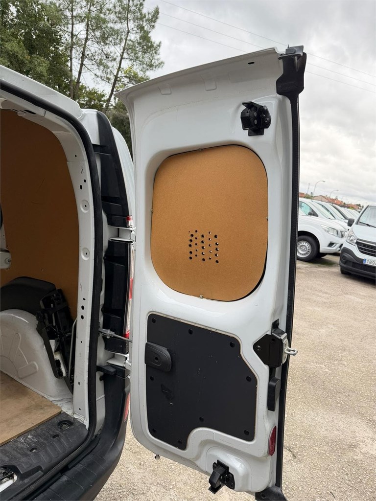 Foto 21 RENAULT-KANGOO FURGÓN CERRADO 7LDV
