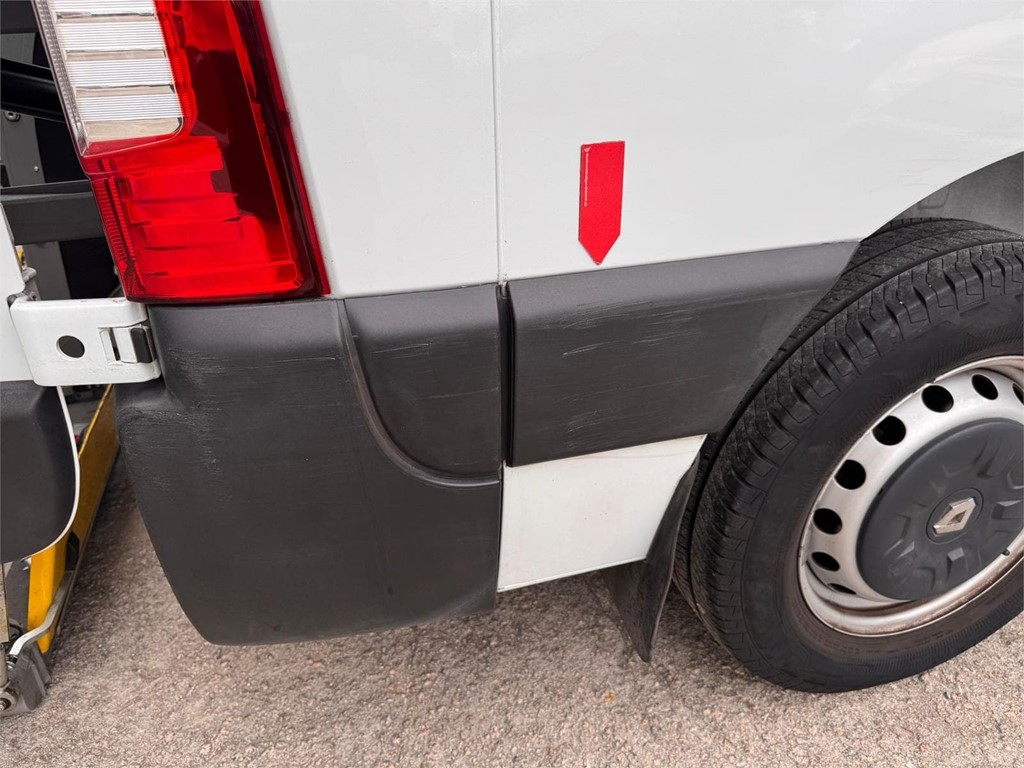 Foto 39 Renault Master Combi 9 Plazas L2H2 145CV Euro 6 – Adaptada PMR