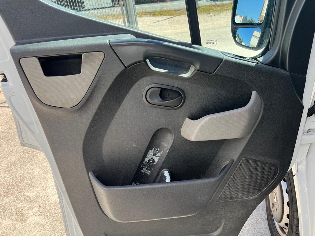 Foto 8 RENAULT-MASTER L1H1 CLIMA INT