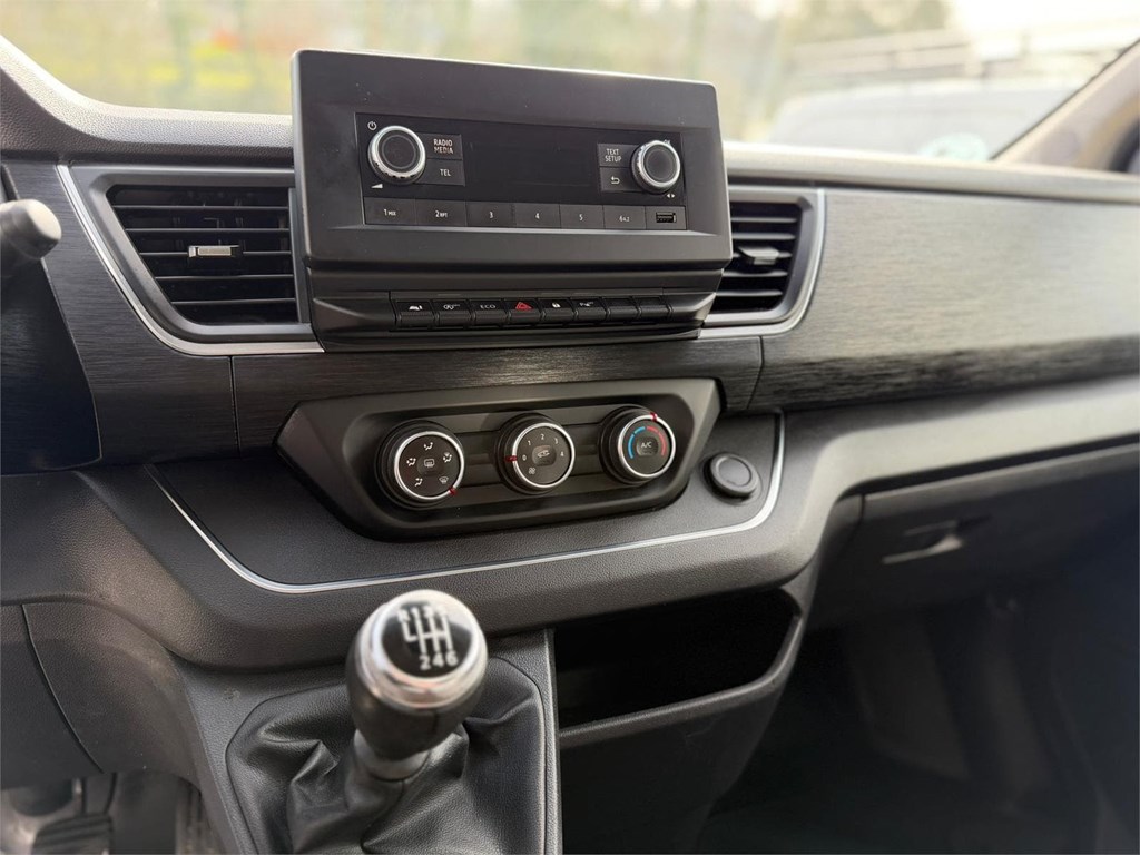 Foto 12 RENAULT-TRAFIC COMBI 9 PLAZAS LRK