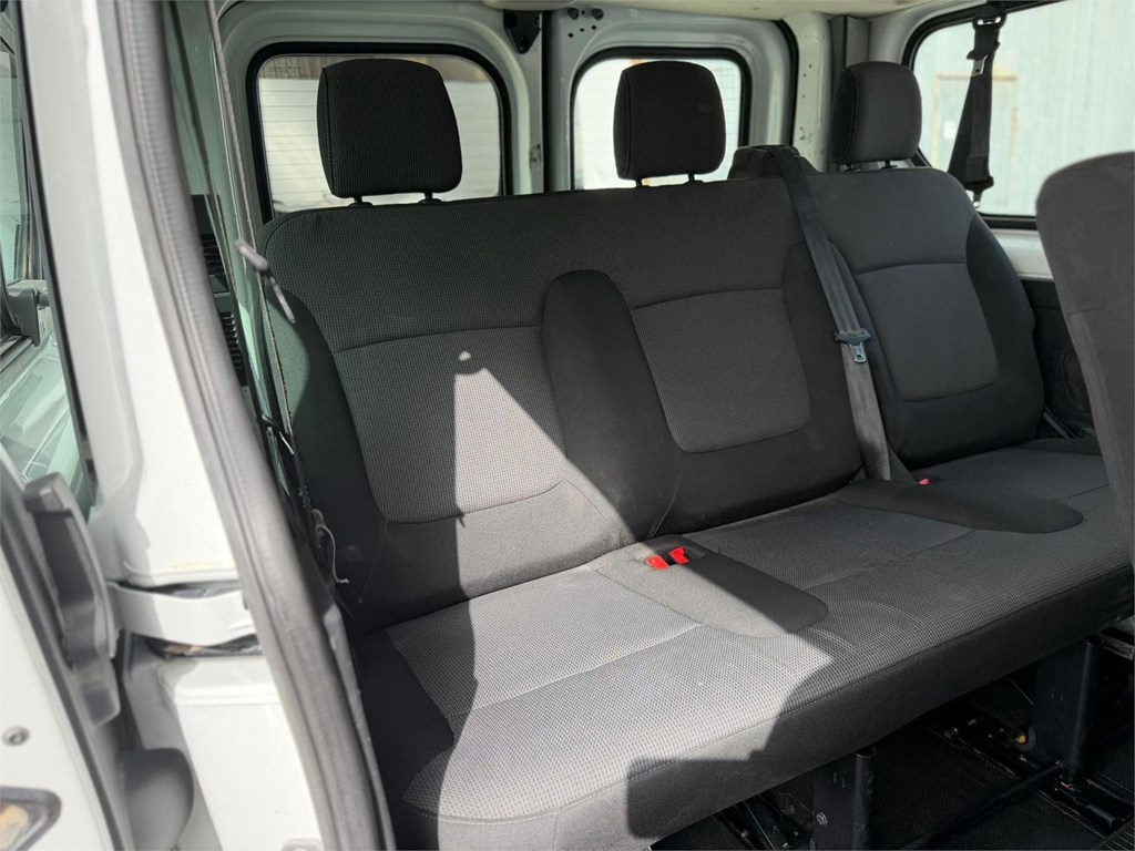 Foto 14 RENAULT-TRAFIC COMBI 9 PLAZAS LRK