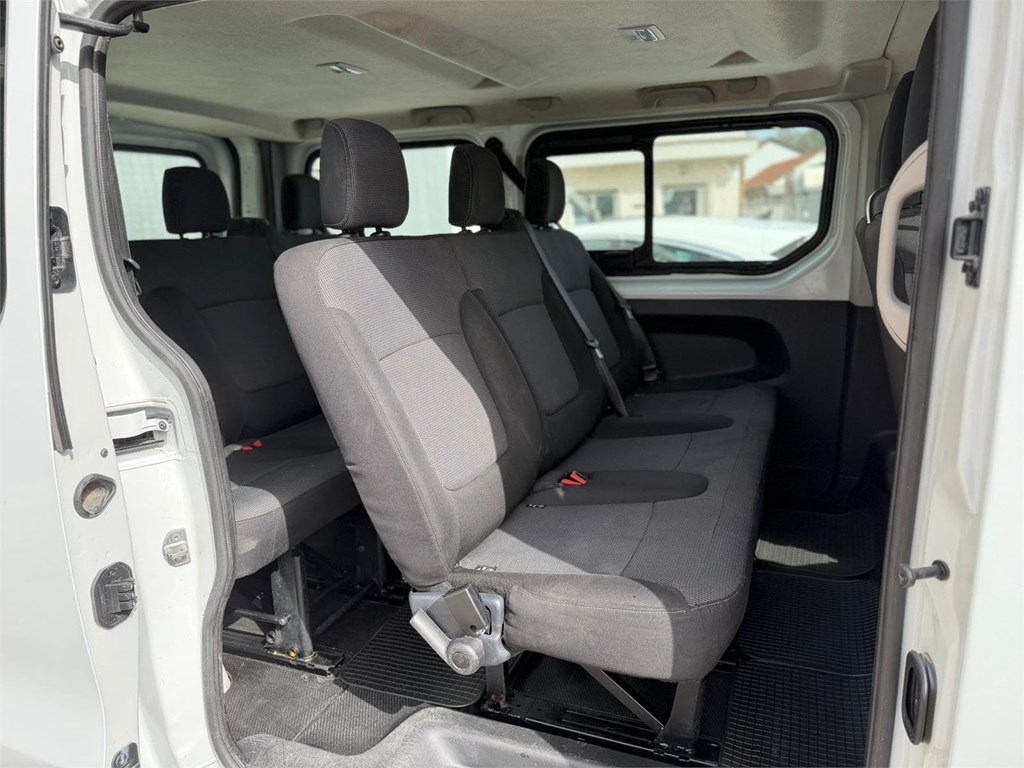 Foto 15 RENAULT-TRAFIC COMBI 9 PLAZAS LRK