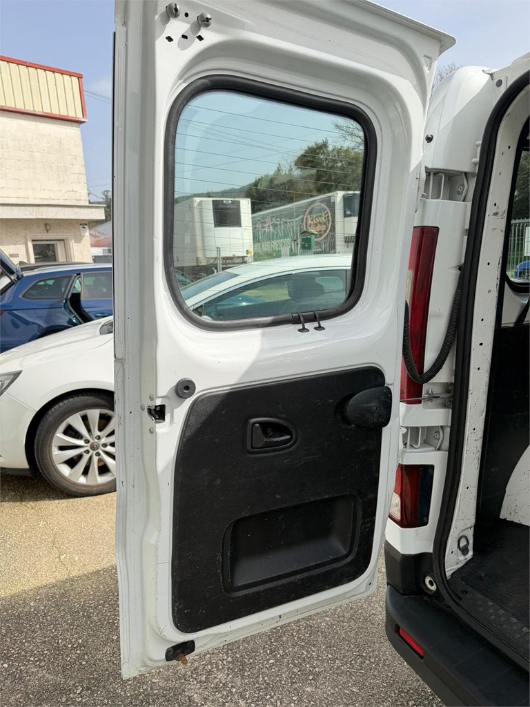 Foto 22 RENAULT-TRAFIC COMBI 9 PLAZAS LRK