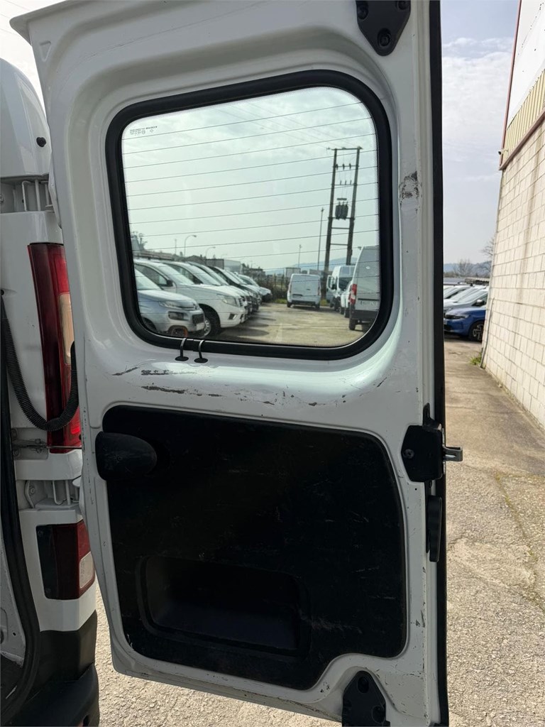 Foto 24 RENAULT-TRAFIC COMBI 9 PLAZAS LRK