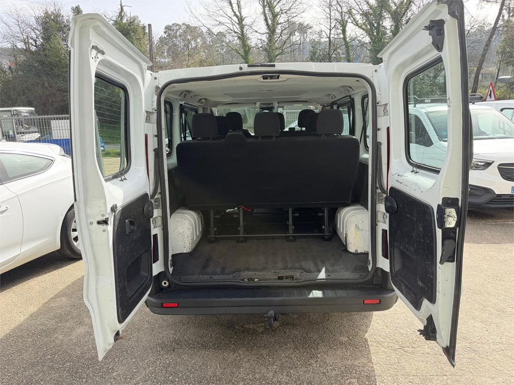 Foto 5 RENAULT-TRAFIC COMBI 9 PLAZAS LRK