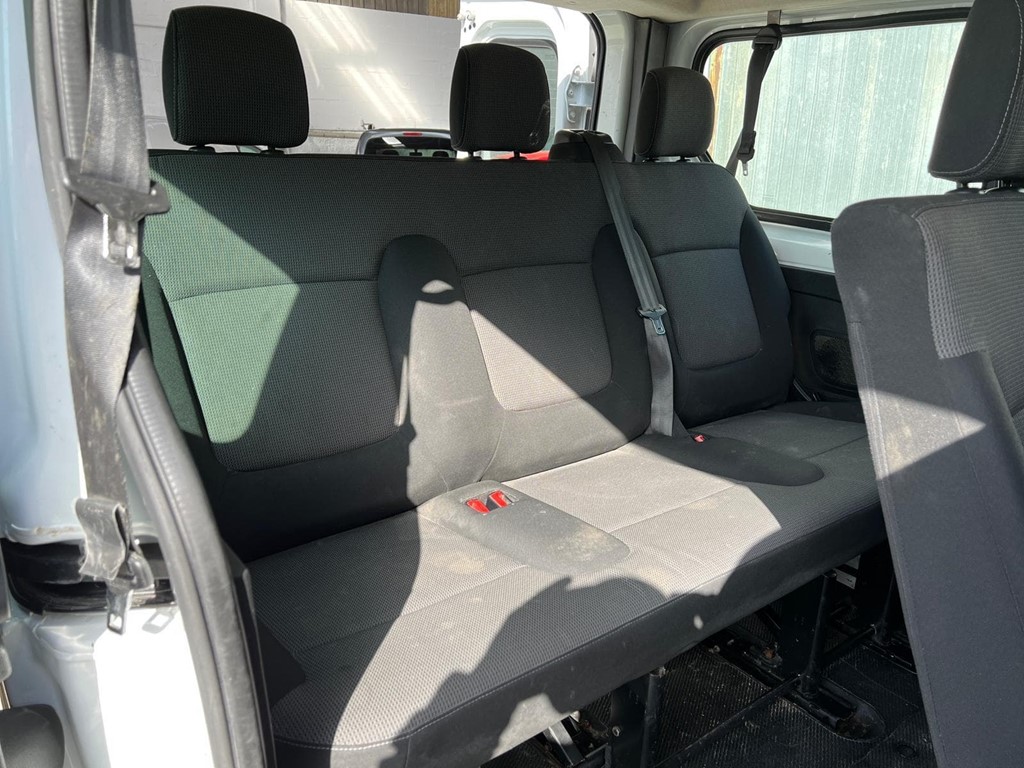 Foto 6 RENAULT-TRAFIC COMBI 9 