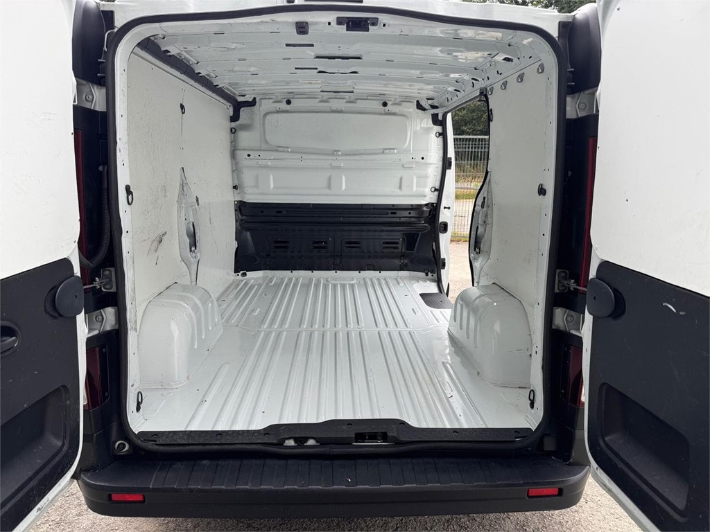 Foto 17 RENAULT-TRAFIC FG L1H1 LCD