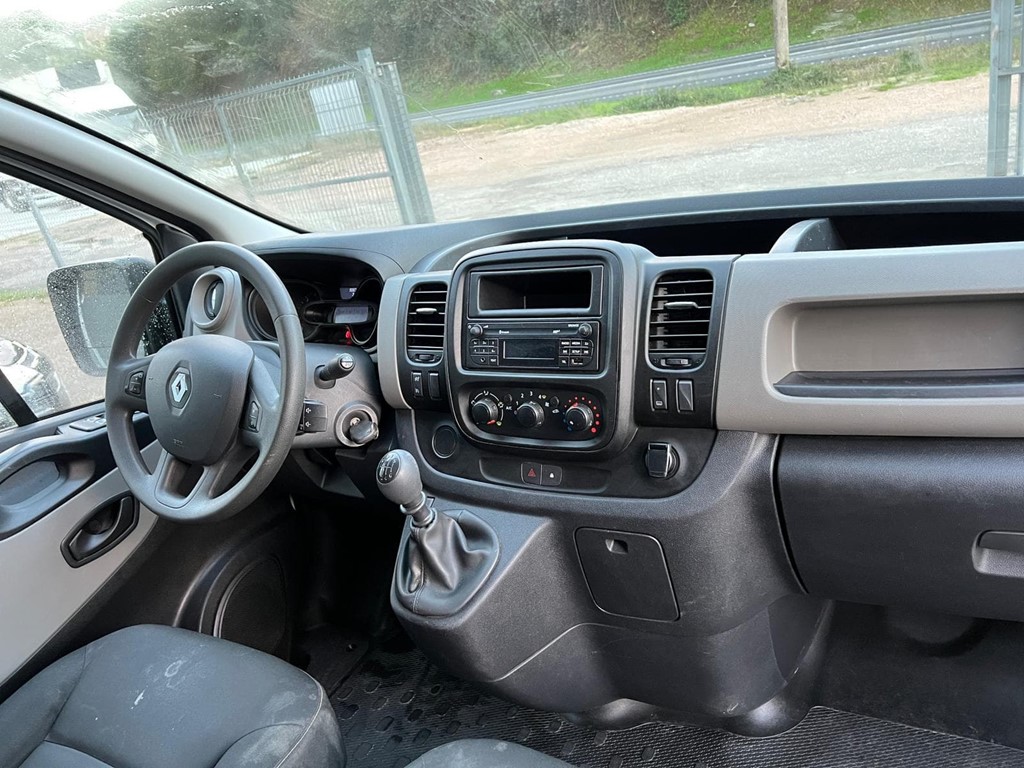 Foto 6 RENAULT-TRAFIC FURGON L2H1