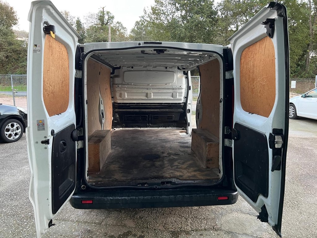 Foto 9 RENAULT-TRAFIC FURGON L2H1