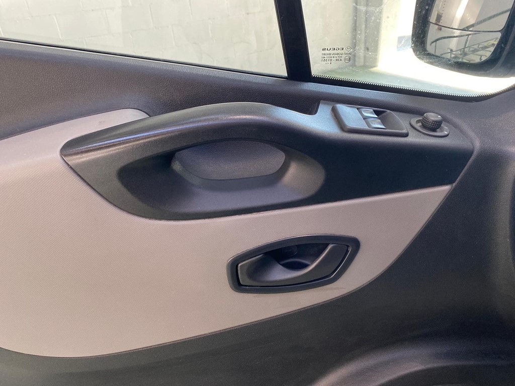 Foto 11 RENAULT-TRAFIC L1 H1