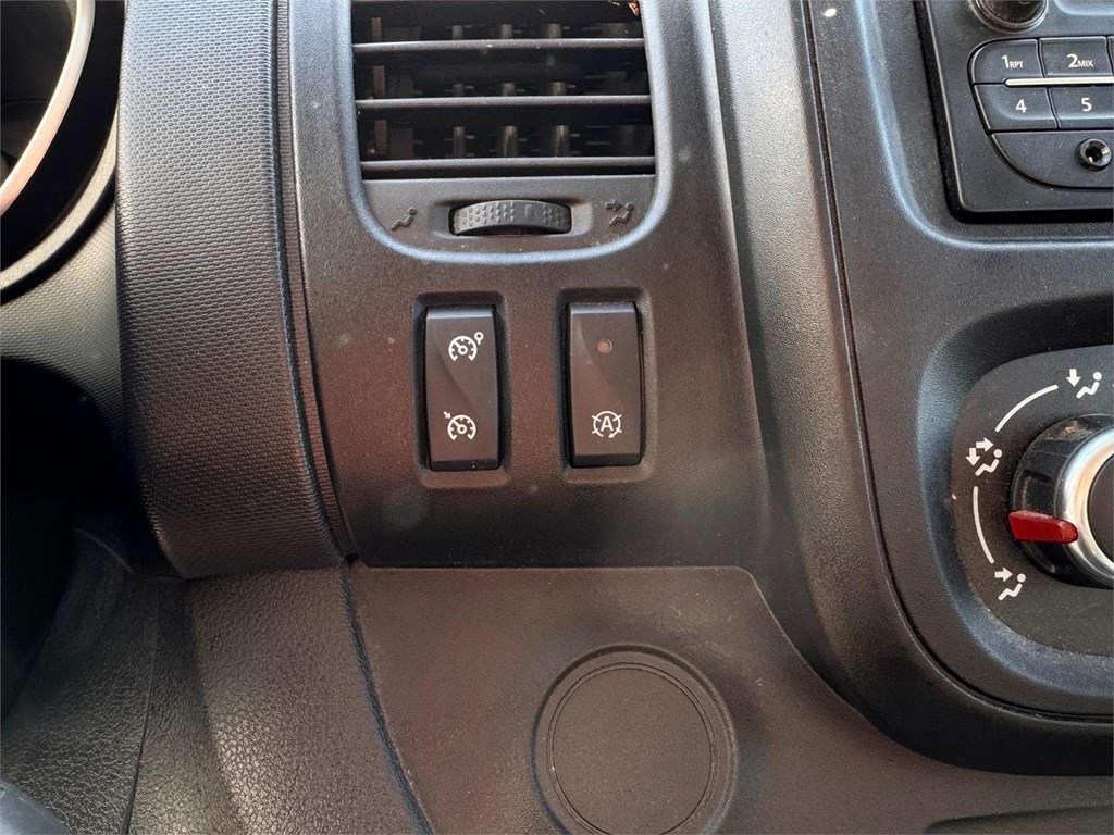 Foto 8 RENAULT-TRAFIC L1H1 0LPN