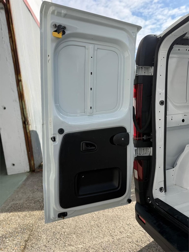 Foto 19 RENAULT-TRAFIC  L1H1 14LRX