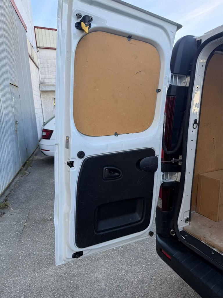 Foto 18 RENAULT-TRAFIC L1H1 5LPL