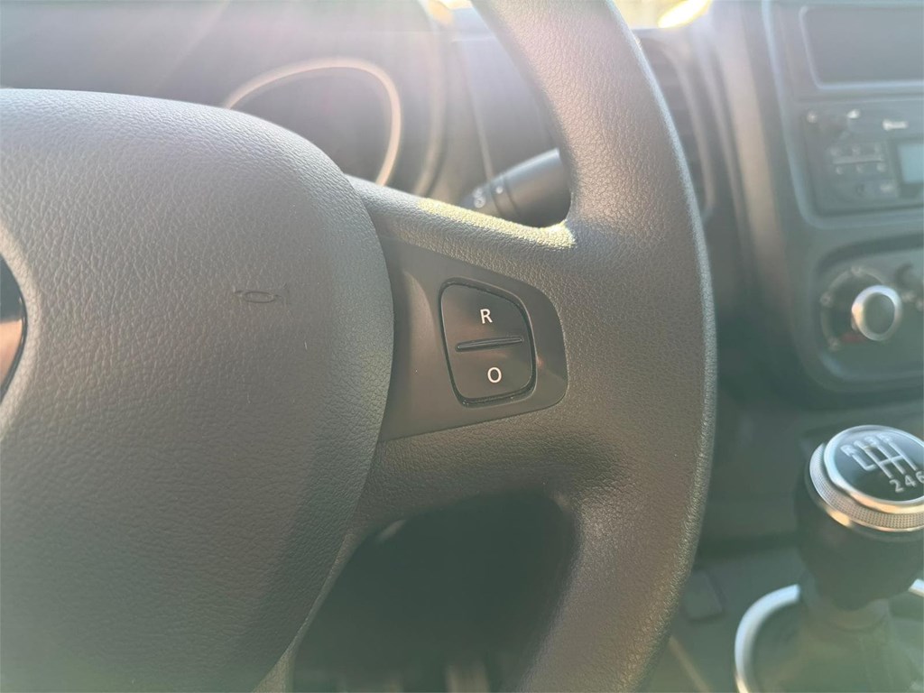 Foto 12 RENAULT-TRAFIC L1H1 5LPN