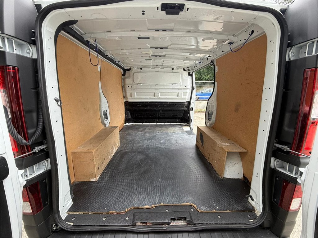 Foto 21 RENAULT-TRAFIC L1H1 71MBN