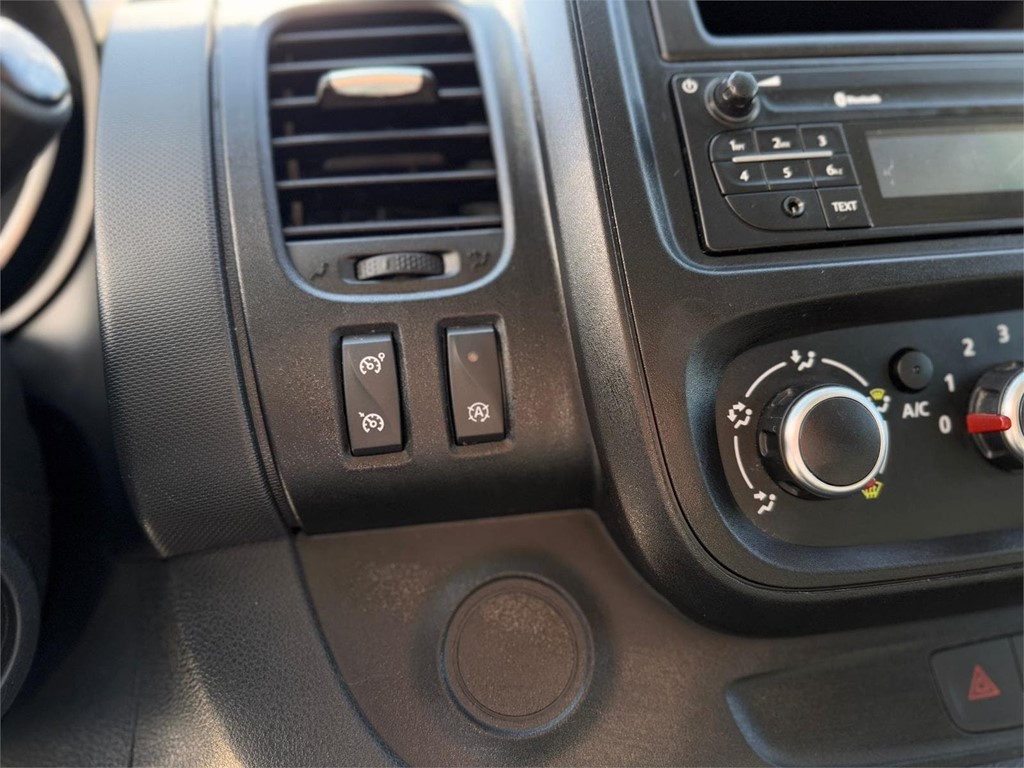 Foto 15 RENAULT-TRAFIC L1H1 8LPN