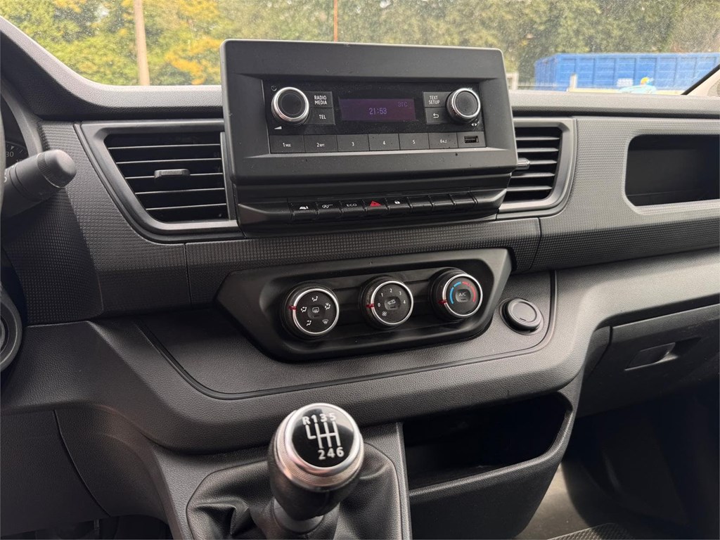 Foto 12 RENAULT-TRAFIC L1H1 ISOTERMO 04MBW