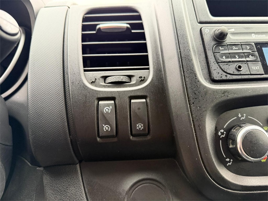 Foto 9 RENAULT-TRAFIC L2H1 ISOTERMO IR