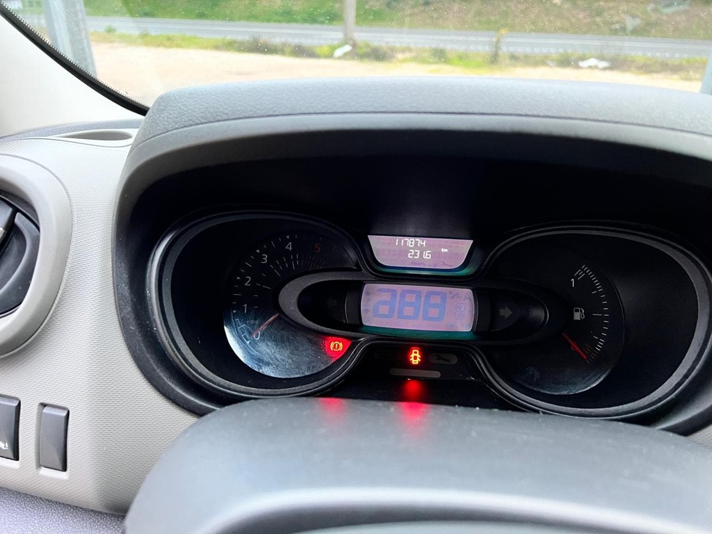 Foto 8 RENAULT-TRAFIC L2H1 
