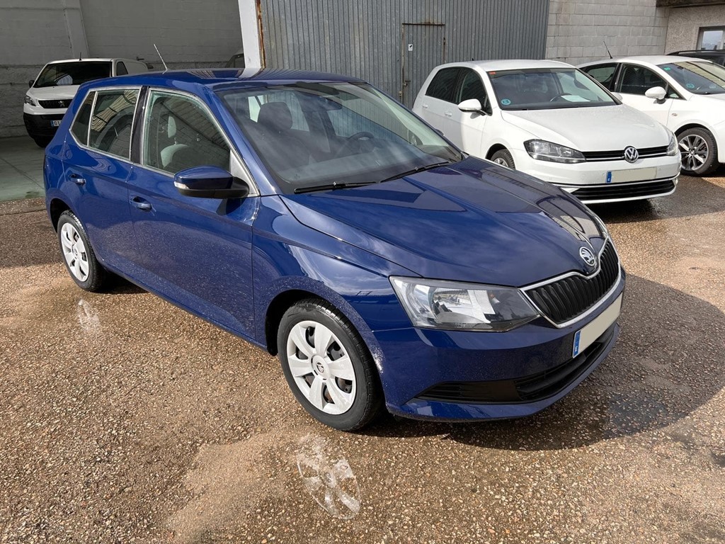 Foto 2 SKODA-FABIA AMBITION MPI