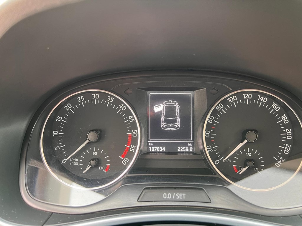 Foto 10 SKODA-FABIA AMBITION