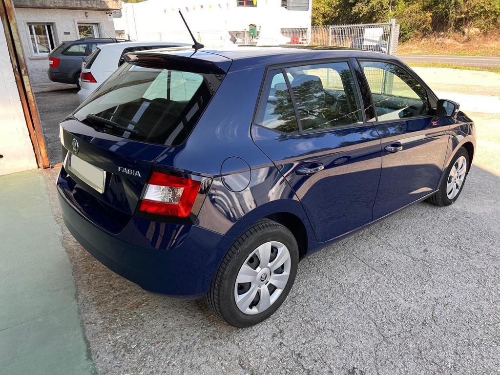 Foto 4 SKODA-FABIA AMBITION