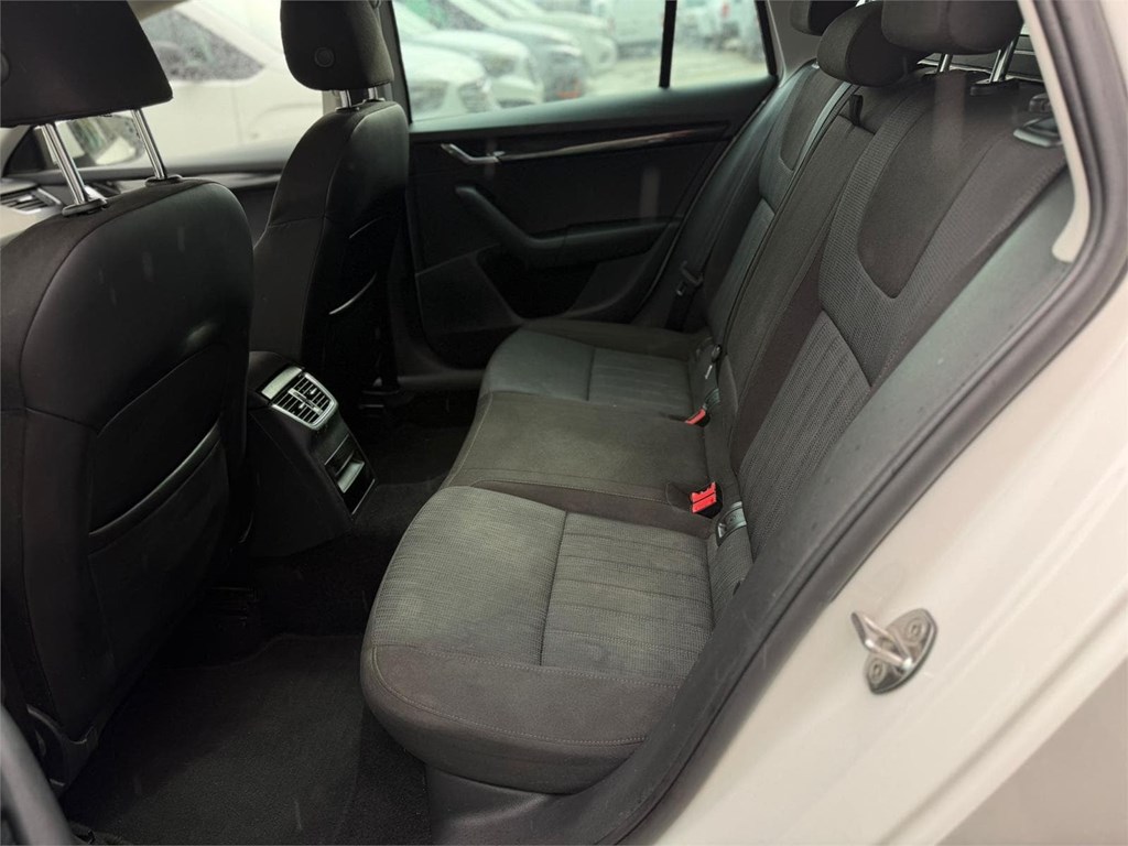 Foto 16 SKODA-OCTAVIA COMBI CR  2KWZ