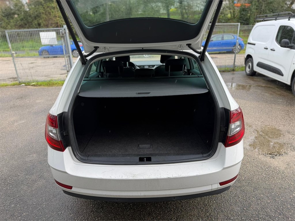 Foto 5 SKODA-OCTAVIA COMBI CR  2KWZ