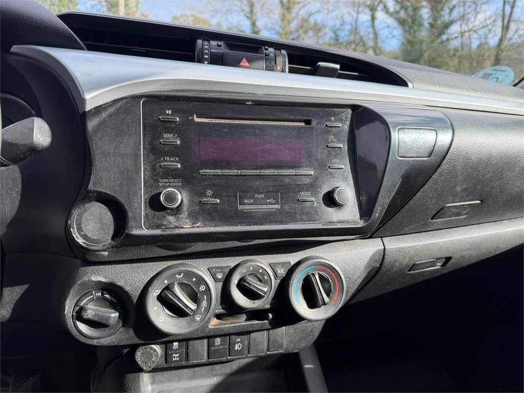 Foto 14 TOYOTA-HILUX DOBLE CABINA GX 2.4 D4 4X4 LYH