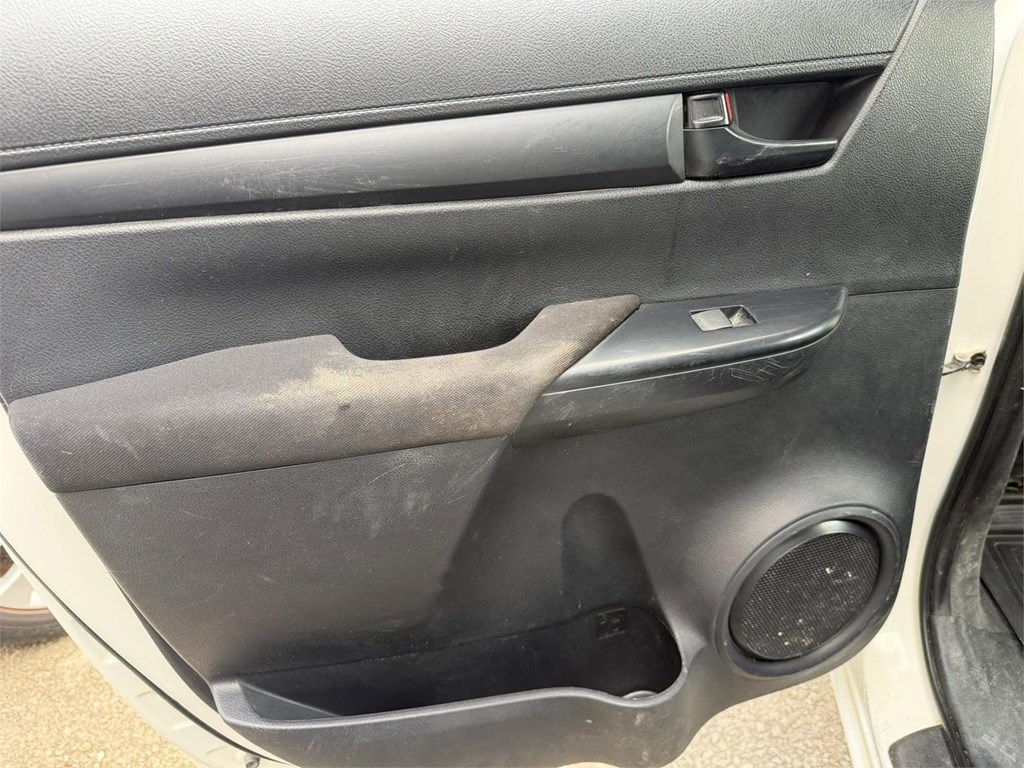 Foto 16 TOYOTA-HILUX DOBLE CABINA GX 2.4 D4 4X4 LYH