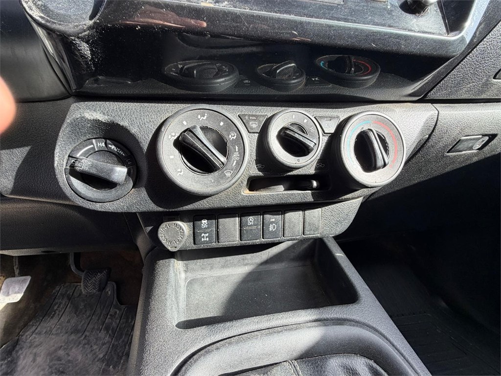 Foto 18 TOYOTA-HILUX DOBLE CABINA GX 2.4 D4 4X4 LYH