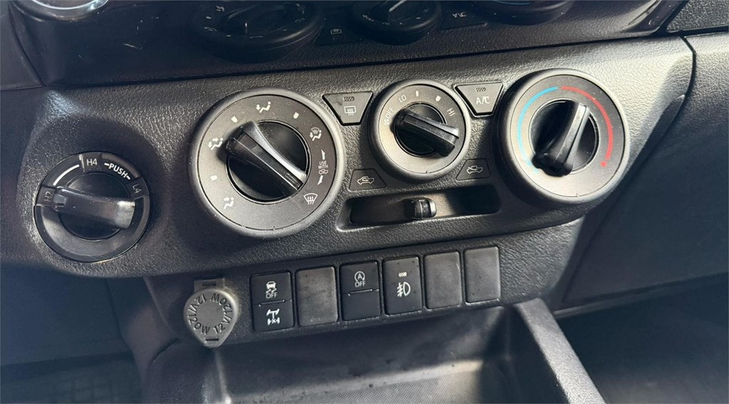 Foto 14 TOYOTA-HILUX DOBLE CABINA GX 2.4 D4D 4X4 Hardtop LPN