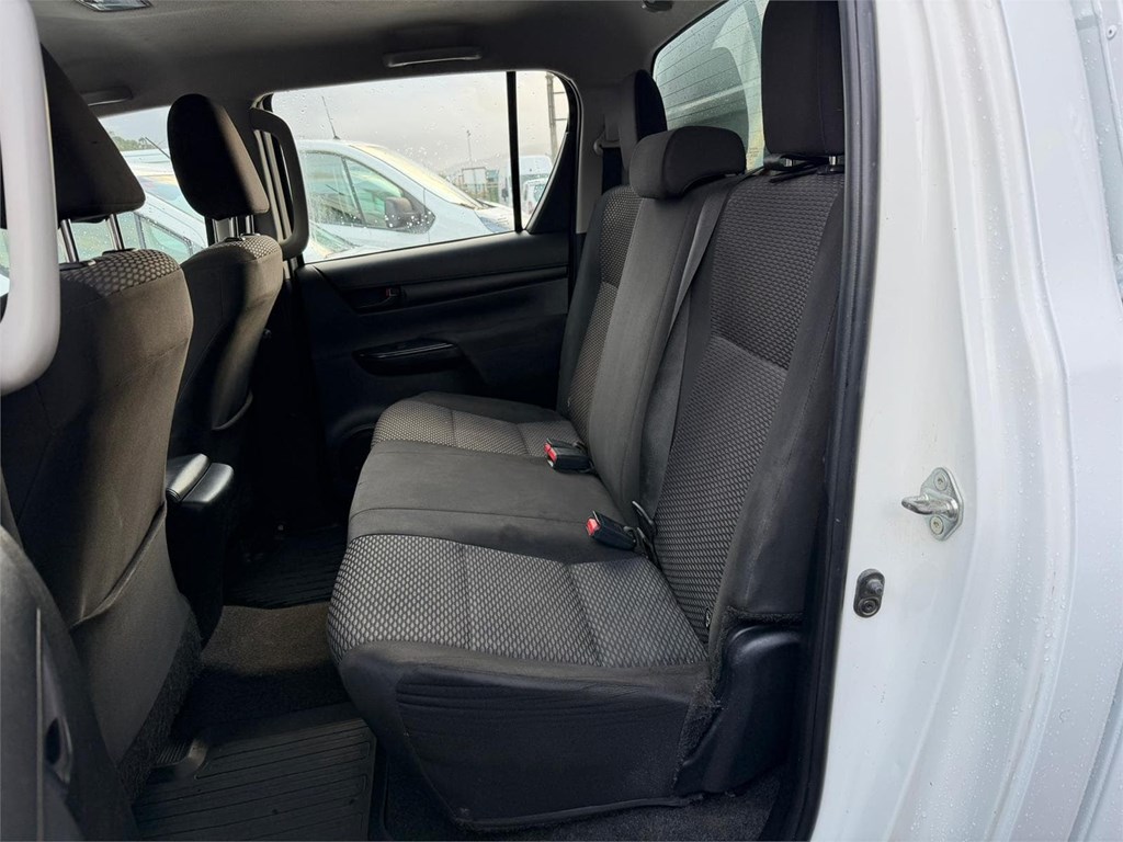 Foto 16 TOYOTA-HILUX DOBLE CABINA GX 2.4 D4D 4X4 Hardtop LPN