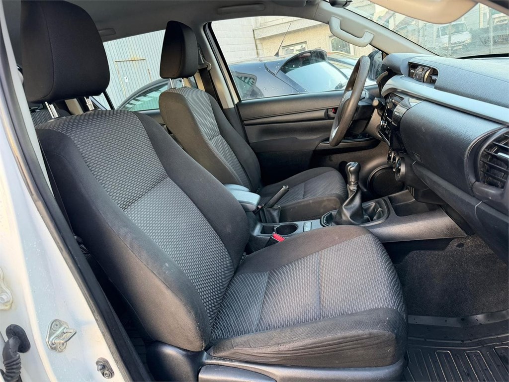 Foto 17 TOYOTA-HILUX DOBLE CABINA GX 2.4 D4D 4X4 Hardtop LPN